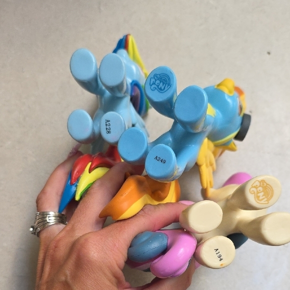 My Little Pony Blue, Yellow, and Cream Figurine Trio - Picture 3 of 7